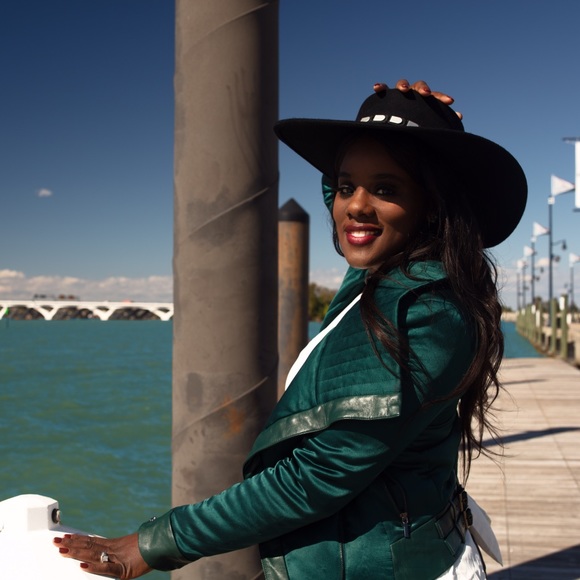 Emerald Green A.Moss Blazer - Picture 2 of 8